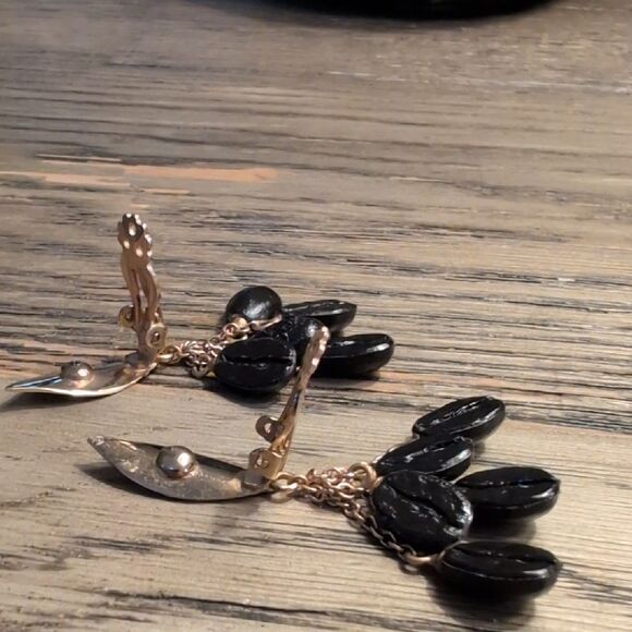 Vintage Clip On Gold Leaf and Black Bean Drop Earrings - Picture 8 of 10